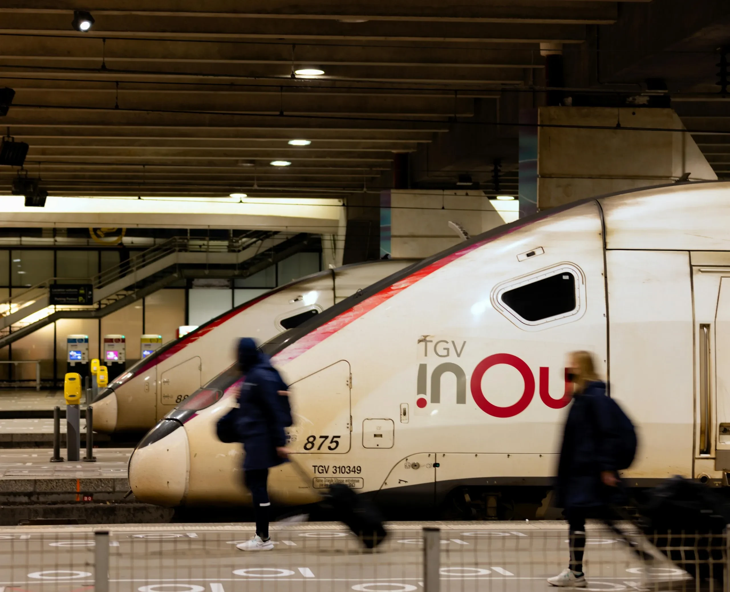 TGV inOui à quai en gare